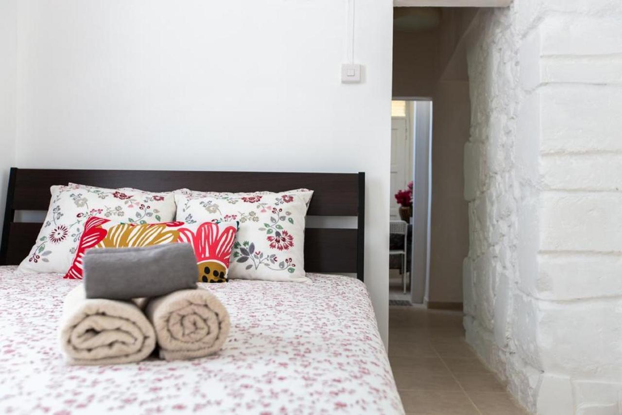Laila'S Cozy Garden House & Studio ลาร์นาคา ภายนอก รูปภาพ